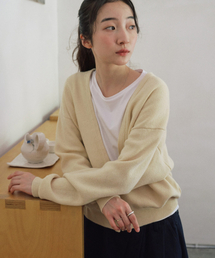 STEP AROUND（ステップアラウンド）の「Superfine Wool Deep V-Neck Cardigan_BUTTER CREAM（ニット/セーター）」