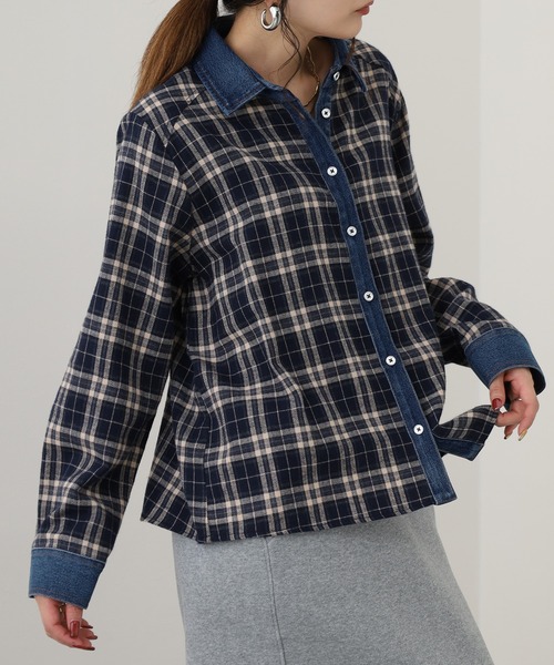 EGLANTINE（エグランティーヌ）の「EGLANTINE デニム切替チェックブラウス 長袖（シャツ/ブラウス・レディース・ネイビー/グレー・38）」の13枚目の写真