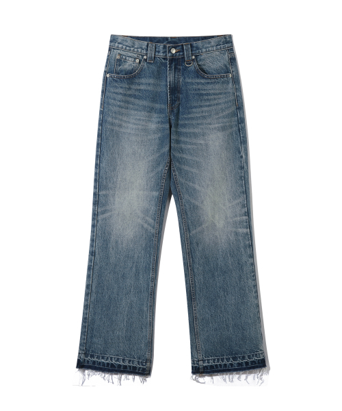 URBANSTOFF(アーバンストッフ)の「カットオフフレアデニムパンツ(ライトブルー)(デニムパンツ・レディース・その他・SMALL/LARGE/MEDIUM)」の2枚目の写真