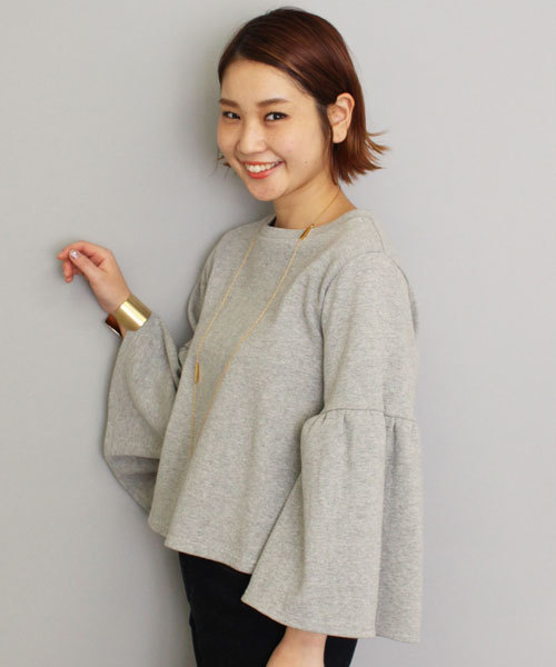 mystic(ミスティック)の「【mystic】袖フレアミラノリブカットトップス(Tシャツ/カットソー・レディース・オフホワイト/グレー/ネイビー/レンガ・フリ-)」の3枚目の写真