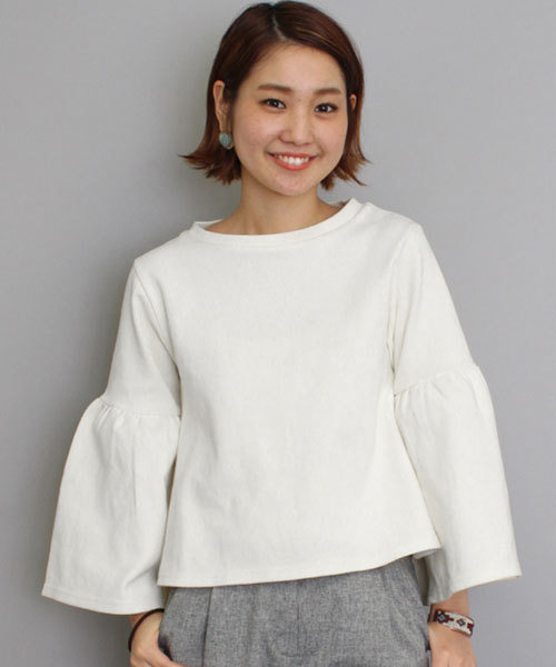 mystic(ミスティック)の「【mystic】袖フレアミラノリブカットトップス(Tシャツ/カットソー・レディース・オフホワイト/グレー/ネイビー/レンガ・フリ-)」の2枚目の写真