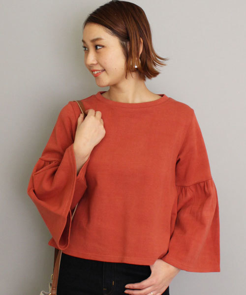 mystic(ミスティック)の「【mystic】袖フレアミラノリブカットトップス(Tシャツ/カットソー・レディース・オフホワイト/グレー/ネイビー/レンガ・フリ-)」の4枚目の写真