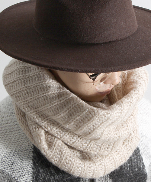 WEGO（ウィゴー）の「WEGO/プレーンスヌード（ネックウォーマー/スヌード・メンズ・ブラック/サックスブルー/ワイン/ライトピンク/杢グレー/ライトイエロー/ネイビー/ライトパープル/ブルー/ピンク/レッド/ホワイト/ベージュ/ダークグレー/ダークベージュ・FREE）」の5枚目の写真