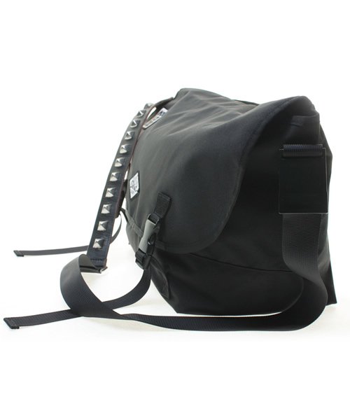 HYSTERIC GLAMOUR（ヒステリックグラマー）の「HYS PATCHメッセンジャーバッグ（メッセンジャーバッグ・メンズ・レッド/ブルー/ブラック・FREE）」の4枚目の写真