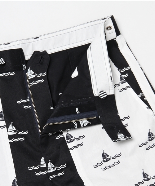 koe×THOM BROWNE（コエトムブラウン）の「[koe×THOM BROWNE]MENS BOAT CANVAS SHORTS（その他パンツ・メンズ・ネイビー・LARGE/SMALL/MEDIUM）」の2枚目の写真