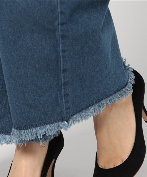 Honeys(ハニーズ)の「デニムワイドパンツ(デニムパンツ・レディース・インディゴブルー/ワンウォッシュ・S/L/M)」の9枚目の写真
