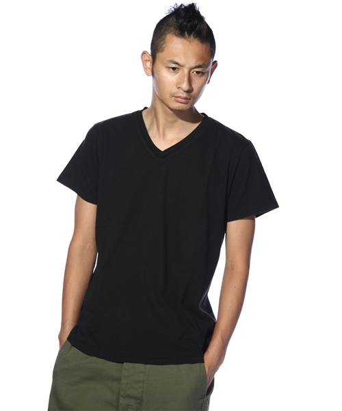 CIAOPANIC（チャオパニック）の「丸胴ＶＮEK T（Tシャツ/カットソー・メンズ・ブラック/オフホワイト/ピンク/マスタード/チャコールグレー・MEDIUM/LARGE）」の3枚目の写真