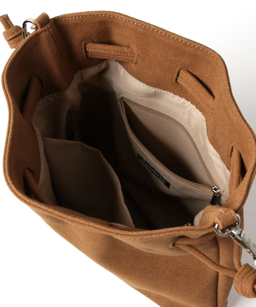 NATURAL BEAUTY BASIC（ナチュラルビューティーベーシック）の「【VERY 7月号掲載】【JJ 7月号掲載】ライトソフトショルダーバッグ（ショルダーバッグ・レディース・ベージュ系その他/ピンク/ベージュ・ﾌﾘ-）」の6枚目の写真