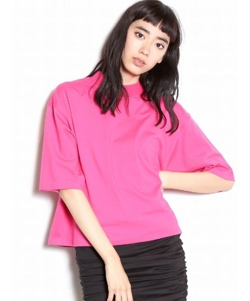 EMODA(エモダ)の「ハイネックコンパクトTシャツ(Tシャツ/カットソー・レディース・ホワイト/ピンク/キャメル/ブラック・FREE)」の1枚目の写真