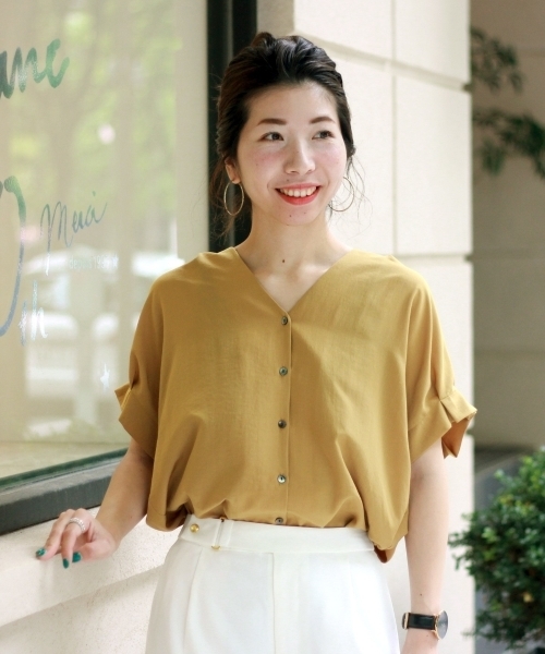 le.coeur blanc(ルクールブラン)の「スタンドVネックタックスリーブシャツ(シャツ/ブラウス・レディース・ピンク系その他/ブラック/オフホワイト/マスタード・FREE)」の4枚目の写真