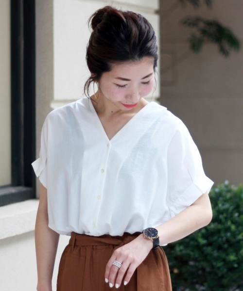 le.coeur blanc(ルクールブラン)の「スタンドVネックタックスリーブシャツ(シャツ/ブラウス・レディース・ピンク系その他/ブラック/オフホワイト/マスタード・FREE)」の5枚目の写真