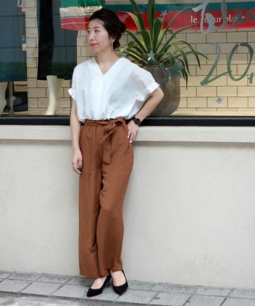 le.coeur blanc(ルクールブラン)の「スタンドVネックタックスリーブシャツ(シャツ/ブラウス・レディース・ピンク系その他/ブラック/オフホワイト/マスタード・FREE)」の19枚目の写真