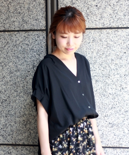 le.coeur blanc(ルクールブラン)の「スタンドVネックタックスリーブシャツ(シャツ/ブラウス・レディース・ピンク系その他/ブラック/オフホワイト/マスタード・FREE)」の16枚目の写真