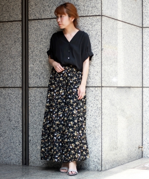 le.coeur blanc(ルクールブラン)の「スタンドVネックタックスリーブシャツ(シャツ/ブラウス・レディース・ピンク系その他/ブラック/オフホワイト/マスタード・FREE)」の8枚目の写真