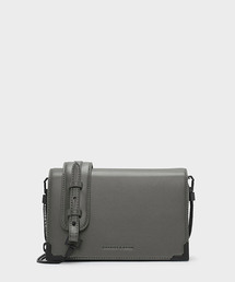 CHARLES & KEITH | フロントフラップスリングバッグ/FRONT FLAP SLING BAG(メッセンジャーバッグ)