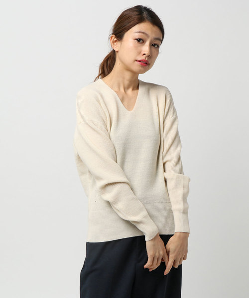 earth music&ecology（アースミュージックアンドエコロジー）の「・リブVネックニットプルオーバー（ニット/セーター・レディース・ブラック/スモークピンク/アイボリー/ライトグレー・FREE）」の2枚目の写真