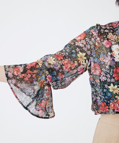 TRUNO by NOISE MAKER（トルノバイノイズメーカー）の「花柄Vネックブラウス（シャツ/ブラウス・レディース・オフホワイト/ブラック/ブルー・FREE）」の6枚目の写真