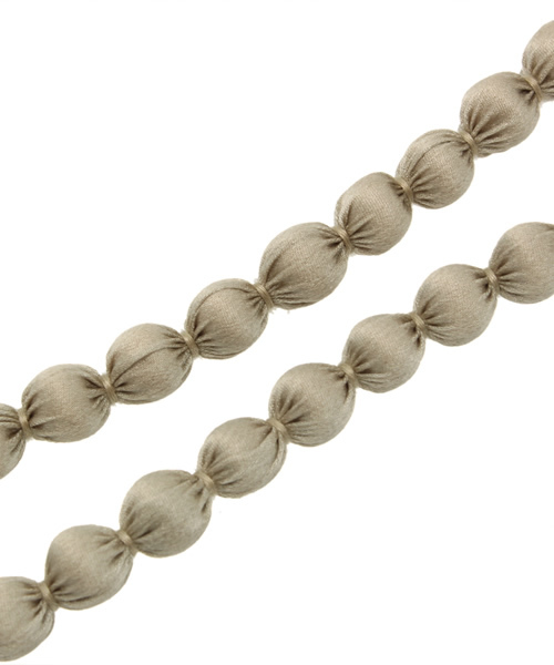 Tiara（ティアラ）の「CITRUS ネックレス（ネックレス・レディース・チャコールグレー/モカ/アイボリー/ピンク・9）」の7枚目の写真