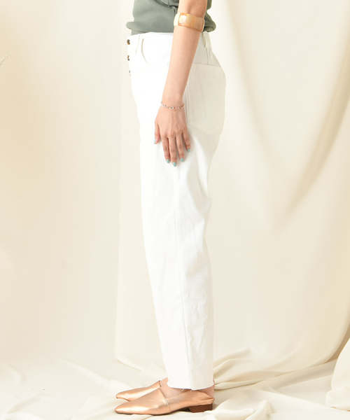 DouDou(ドゥドゥ)の「フロントボタンパンツ(その他パンツ・レディース・ベージュ/オフホワイト・38/36)」の13枚目の写真