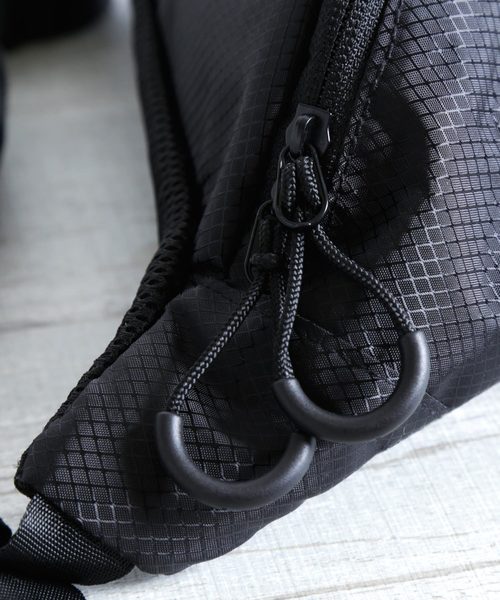 CONVERSE（コンバース）の「【CONVERSE WAIST BAG】コンバース リップ ロゴ ウエストミニバッグ（ボディバッグ/ウエストポーチ・レディース・オレンジ/パープル/ブラック/グレー・FREE）」の8枚目の写真