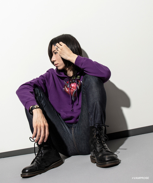 HYDE(ハイド)の「プルオーバーパーカー 限定缶バッジ付(パーカー・メンズ・チャコールグレー/ブラック/パープル/レッド・SMALL/MEDIUM/LARGE/X-LARGE)」の17枚目の写真