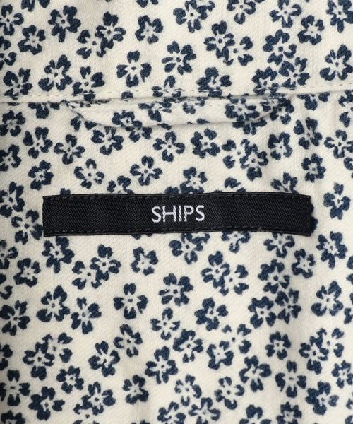 SHIPS(シップス)の「SC: フラワープリント セミワイドカラー ネルシャツ(シャツ/ブラウス・メンズ・ホワイト/ベージュ/ネイビー/オフホワイト/ダークグレー/カーキ・SMALL/MEDIUM/LARGE/X-LARGE)」の22枚目の写真