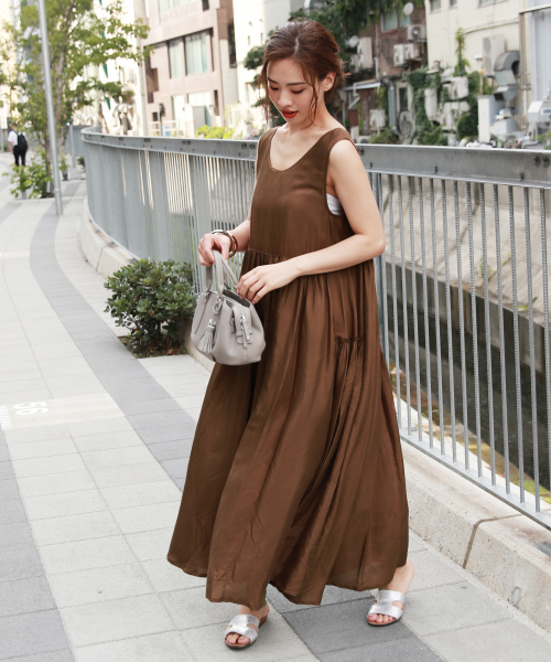 BAYFLOW(ベイフロー)の「ティアードワンピース(ワンピース・レディース・ブラウン/ボルドー/チャコール・FREE)」の2枚目の写真