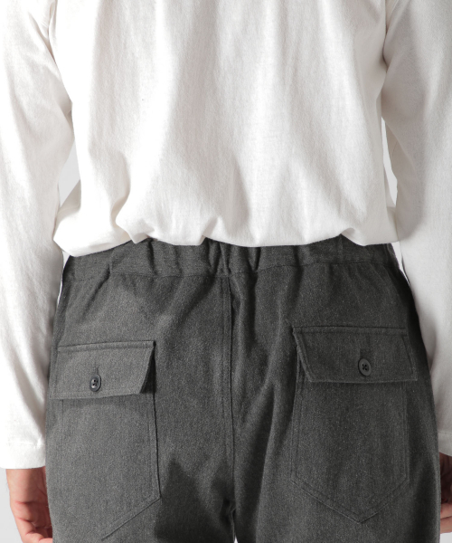 BAYFLOW（ベイフロー）の「ニットツイルベーカーパンツ（その他パンツ・メンズ・グレー/チャコール・SMALL/MEDIUM/LARGE）」の16枚目の写真