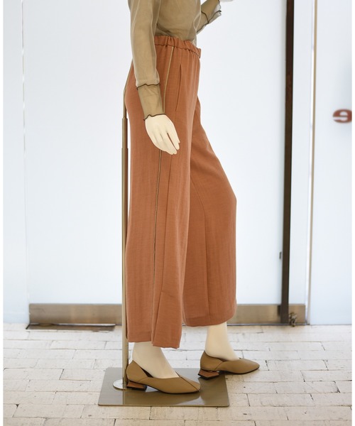 Eimee Law(エイミーロウ)の「【Eimee Law】サイドパイピングスリットイージーパンツ(その他パンツ・レディース・ブラック/オレンジ/ライトベージュ・38)」の20枚目の写真