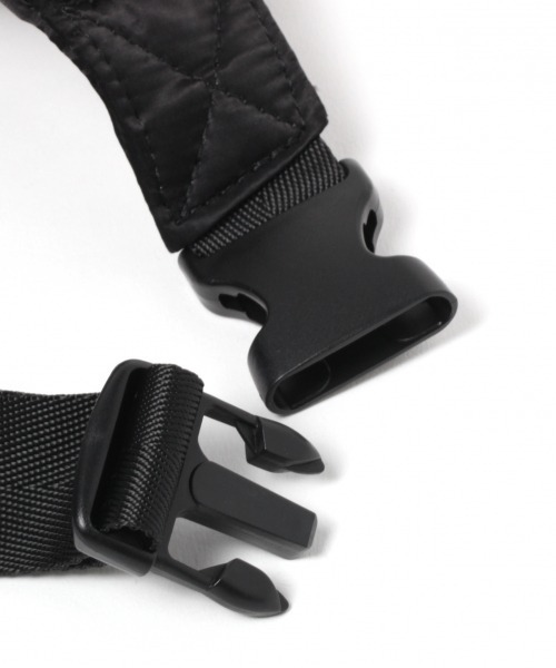 LAKOLE（ラコレ）の「ダブルジップボディバッグ / LAKOLE（ボディバッグ/ウエストポーチ・レディース・ブラック/ブルー/グリーン/キャメル・FREE）」の18枚目の写真