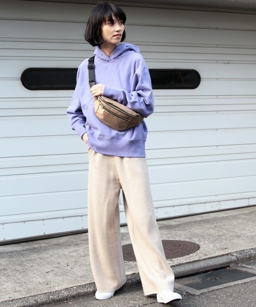 LAKOLE（ラコレ）の「ダブルジップボディバッグ / LAKOLE（ボディバッグ/ウエストポーチ・レディース・ブラック/ブルー/グリーン/キャメル・FREE）」の5枚目の写真