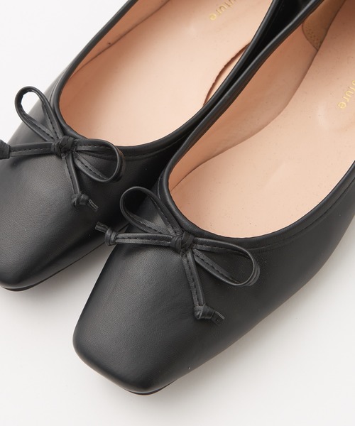 natural couture(ナチュラルクチュール)の「スクエアトゥバレエシューズ(バレエシューズ・レディース・ブラック/アイボリー/モカ・S/M/L)」の7枚目の写真