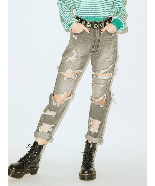 jouetie（ジュエティ）の「ダメージボーイズデニム（デニムパンツ・レディース・ライトブルー/ブラック・MEDIUM/SMALL）」の2枚目の写真