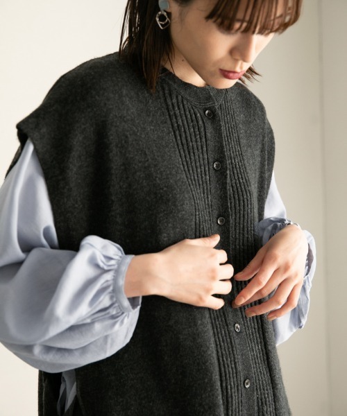 LOWRYS FARM（ローリーズファーム）の「ニットボタンベストワンピース　895451（ワンピース・レディース・ホワイト/ブラック/ブラウン・FREE）」の11枚目の写真