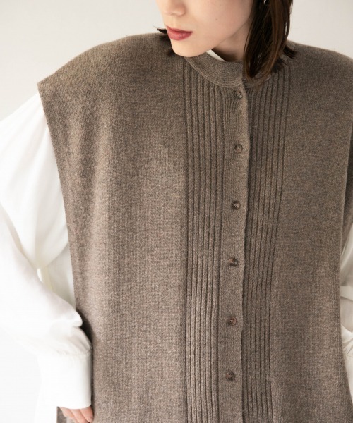 LOWRYS FARM（ローリーズファーム）の「ニットボタンベストワンピース　895451（ワンピース・レディース・ホワイト/ブラック/ブラウン・FREE）」の9枚目の写真