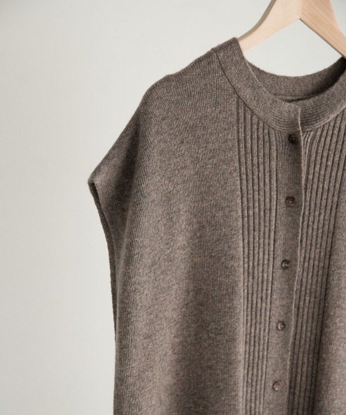LOWRYS FARM（ローリーズファーム）の「ニットボタンベストワンピース　895451（ワンピース・レディース・ホワイト/ブラック/ブラウン・FREE）」の16枚目の写真