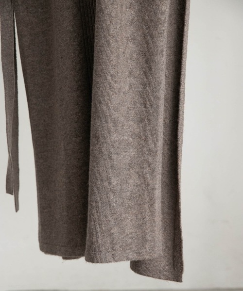 LOWRYS FARM（ローリーズファーム）の「ニットボタンベストワンピース　895451（ワンピース・レディース・ホワイト/ブラック/ブラウン・FREE）」の10枚目の写真