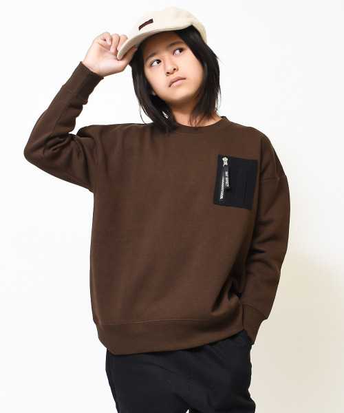 RAT EFFECT（ラットエフェクト）の「【裏起毛】MA-1ビッグトレーナー（スウェット・キッズ・チャコールグレー/ブラック/ベージュ/ブラウン/グレー/カーキ/ライトブルー・120/130/140/150/160/170）」の5枚目の写真