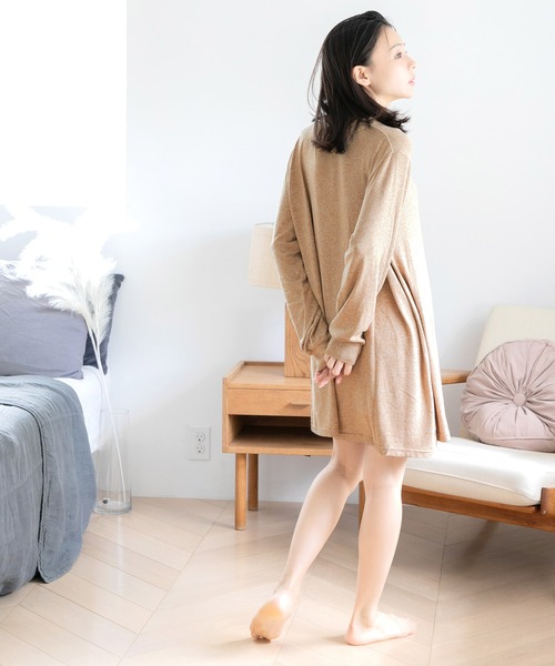 Dita（ディータ）の「ゆるてろカチオン素材チュニックワンピースルームウェア パジャマ（ルームワンピース・レディース・アイボリー/ナチュラル/サックスブルー/ブラック/アッシュブラウン/オリーブ/ブルーグレー/ラベンダー・L/M）」の11枚目の写真