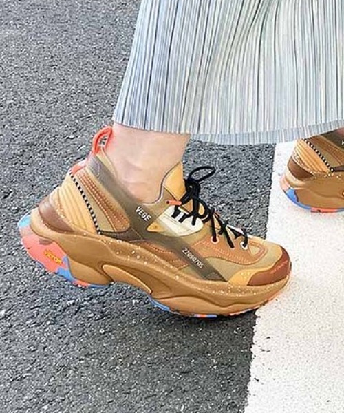 山*愛様 未使用 VEGE VG07002 スニーカー ビブラムソール 幅広設計 山*愛様 未使用 VEGE VG07002 スニーカー ビブラムソール 幅広