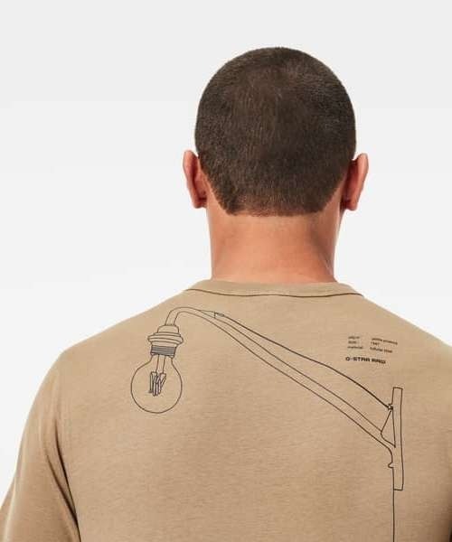 G-STAR（ジースター）の「CIRCLE OBJECT BACK GRAPHIC T-SHIRT（Tシャツ/カットソー・メンズ・ベージュ/オフホワイト/ダークブルー・SMALL/MEDIUM/LARGE/X-LARGE/X-SMALL/XX-SMALL）」の19枚目の写真