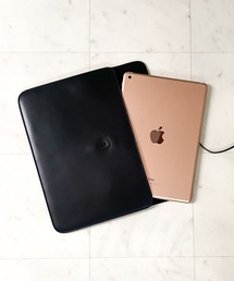 viviamo（ヴィヴィアモ）の「HK VIVIAMO ビビアモ セレクト オイルレザーiPadケース（11インチ）（PC・タブレットケース・レディース）」