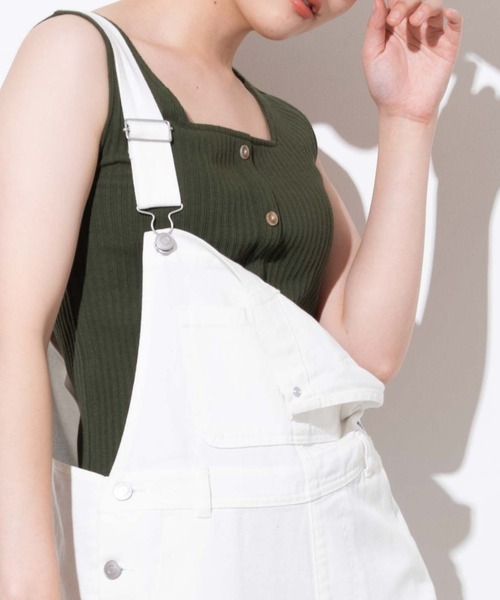 WEGO（ウィゴー）の「WEGO/リブフロントボタンタンクトップ（タンクトップ・レディース・ブラック/ホワイト/イエロー/ライトブラウン/オレンジ/ライム/カーキ/ブルー系その他・FREE）」の4枚目の写真