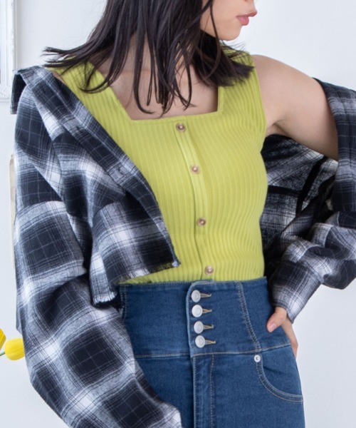 WEGO（ウィゴー）の「WEGO/リブフロントボタンタンクトップ（タンクトップ・レディース・ブラック/ホワイト/イエロー/ライトブラウン/オレンジ/ライム/カーキ/ブルー系その他・FREE）」の5枚目の写真