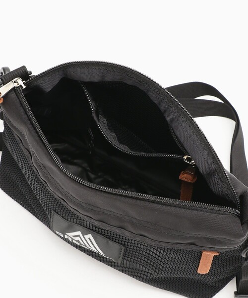 GREGORY（グレゴリー）の「GREGORY/グレゴリー ENVELOPE SHOULDER PLUS/エンベロップ ショルダー プラス（ショルダーバッグ・メンズ・ブラック・ﾌﾘ-）」の8枚目の写真