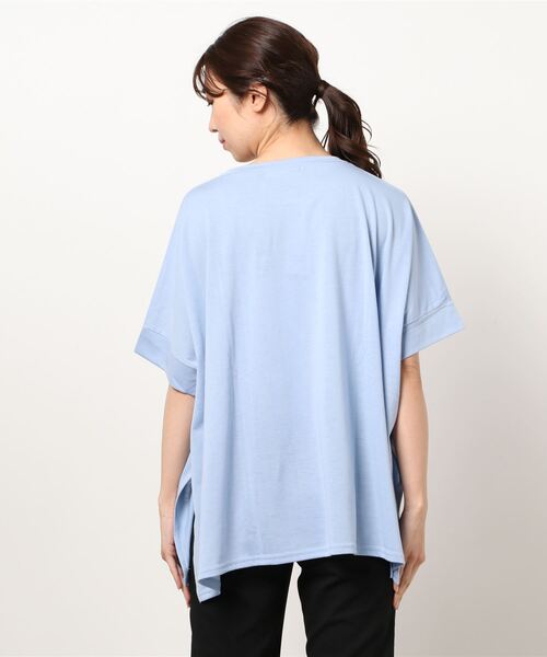 Samansa Mos2 blue(サマンサモスモスブルー)の「ポンチョTEE(Tシャツ/カットソー・レディース・ブラウン/オフホワイト/サックスブルー・フリ-)」の5枚目の写真