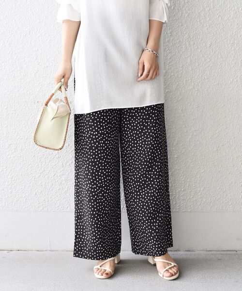 SHIPS（シップス）の「〈手洗い可能〉ソリッド/ドット サイドベンツイージーパンツ◇（その他パンツ・レディース・ライトグレー/ブラック/グリーン・38/36）」の2枚目の写真