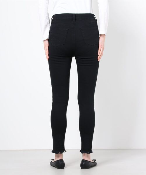 WEGO(ウィゴー)の「WEGO/カットオフデニムスキニーパンツ(デニムパンツ・レディース・ブラック/スカイブルー・SMALL/MEDIUM)」の6枚目の写真