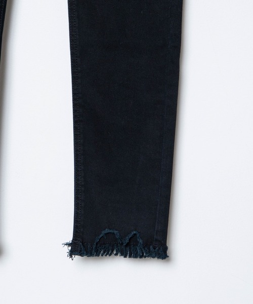 WEGO(ウィゴー)の「WEGO/カットオフデニムスキニーパンツ(デニムパンツ・レディース・ブラック/スカイブルー・SMALL/MEDIUM)」の11枚目の写真