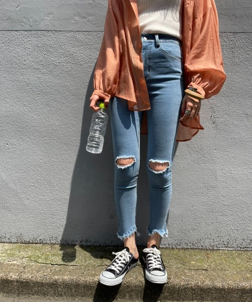 WEGO(ウィゴー)の「WEGO/カットオフデニムスキニーパンツ(デニムパンツ・レディース・ブラック/スカイブルー・SMALL/MEDIUM)」の16枚目の写真